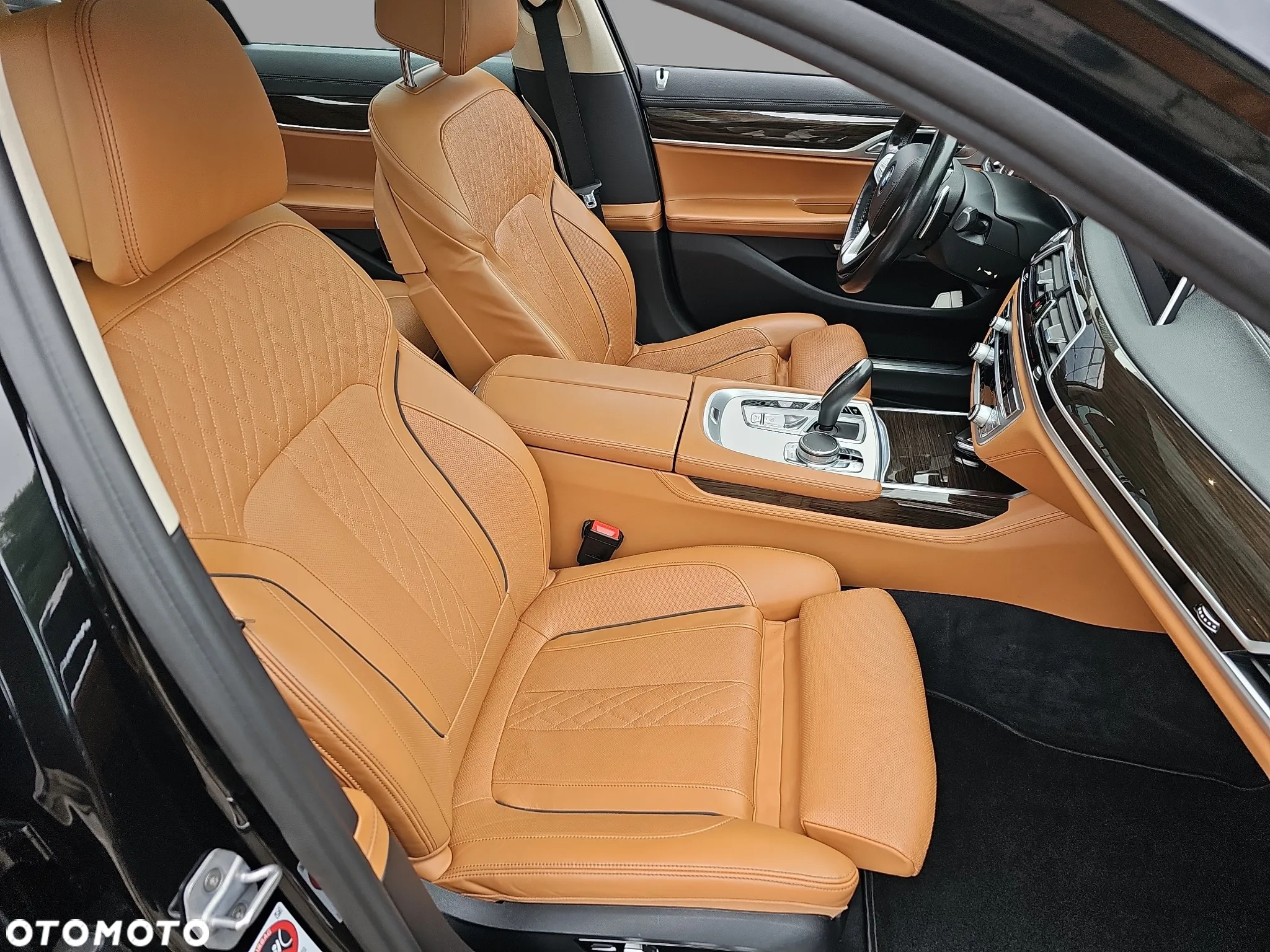 BMW Seria 7 740d xDrive - 14
