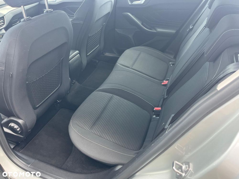 Ford Focus 1.0 EcoBoost Titanium - 18