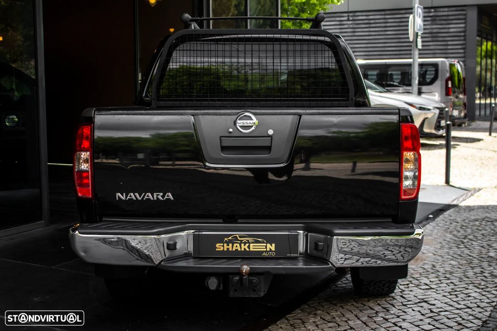 Nissan Navara 2.5 dCi CD SE AT 4WD - 9