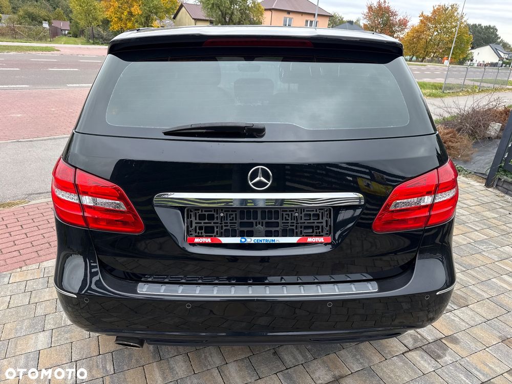 Mercedes-Benz Klasa B 180 7G-DCT UrbanStyle Edition - 25