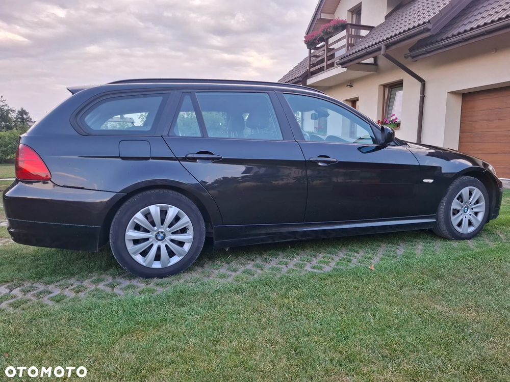 BMW Seria 3 318d - 3