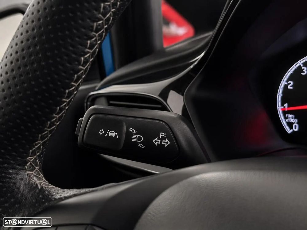 Ford Fiesta 1.5 EcoBoost S&S c/ Pack Pele Exclusiva ST - 38