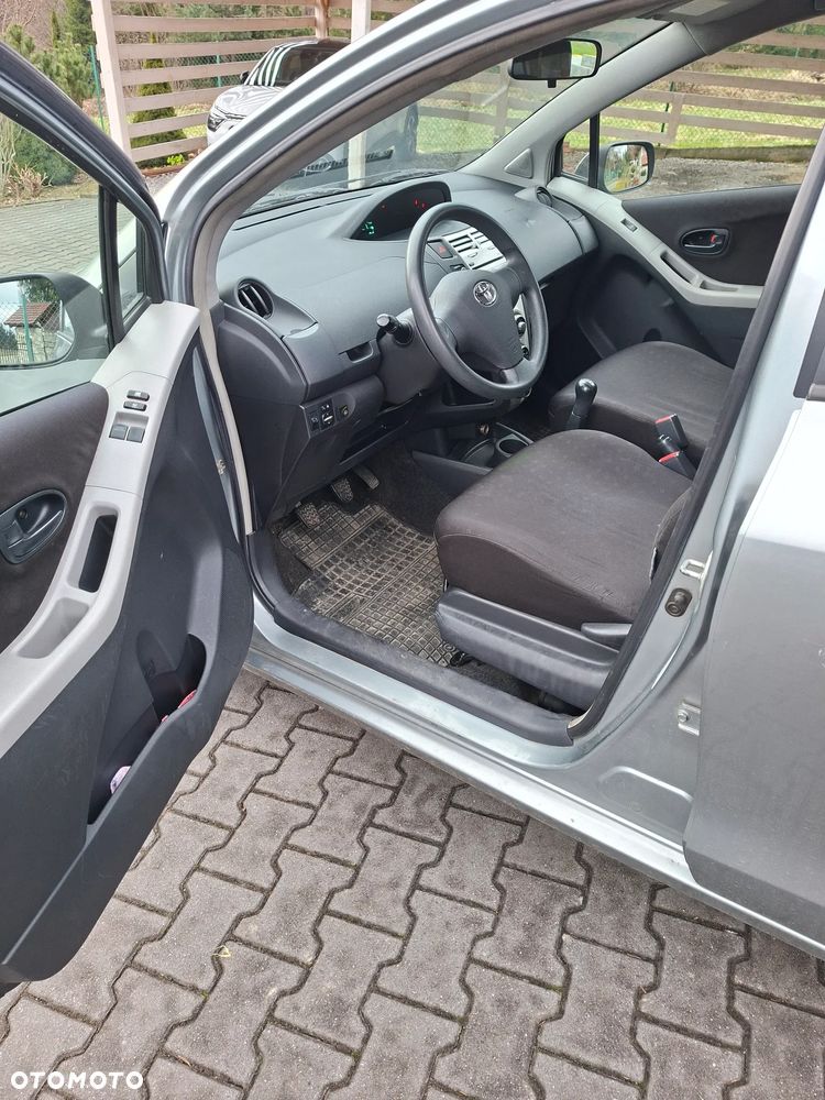 Toyota Yaris - 7