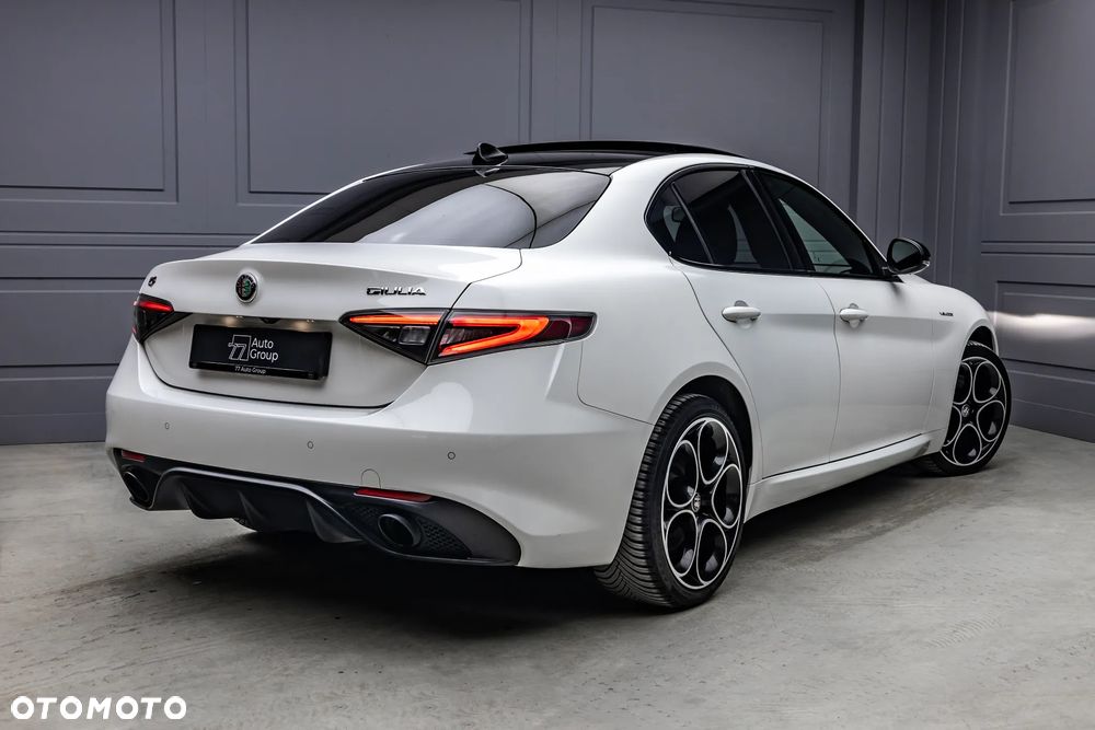 Alfa Romeo Giulia 2.0 Turbo 16V AT8-Q4 Veloce - 2