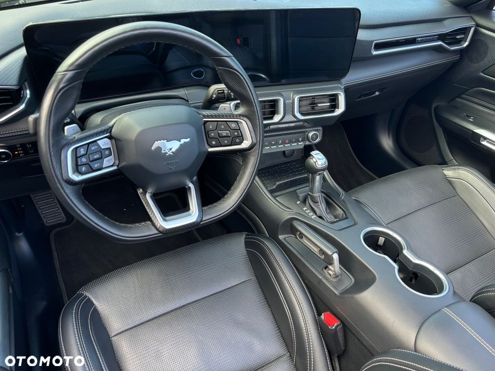 Ford Mustang - 26