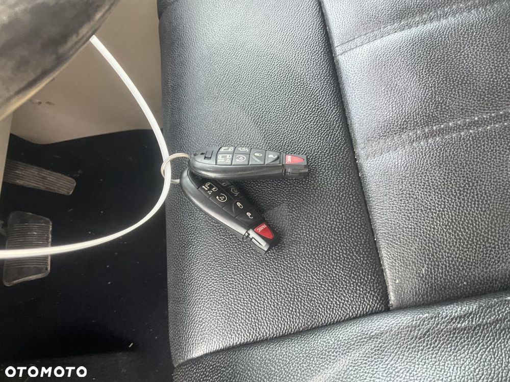 Chrysler Town & Country 3.6 Touring - 33