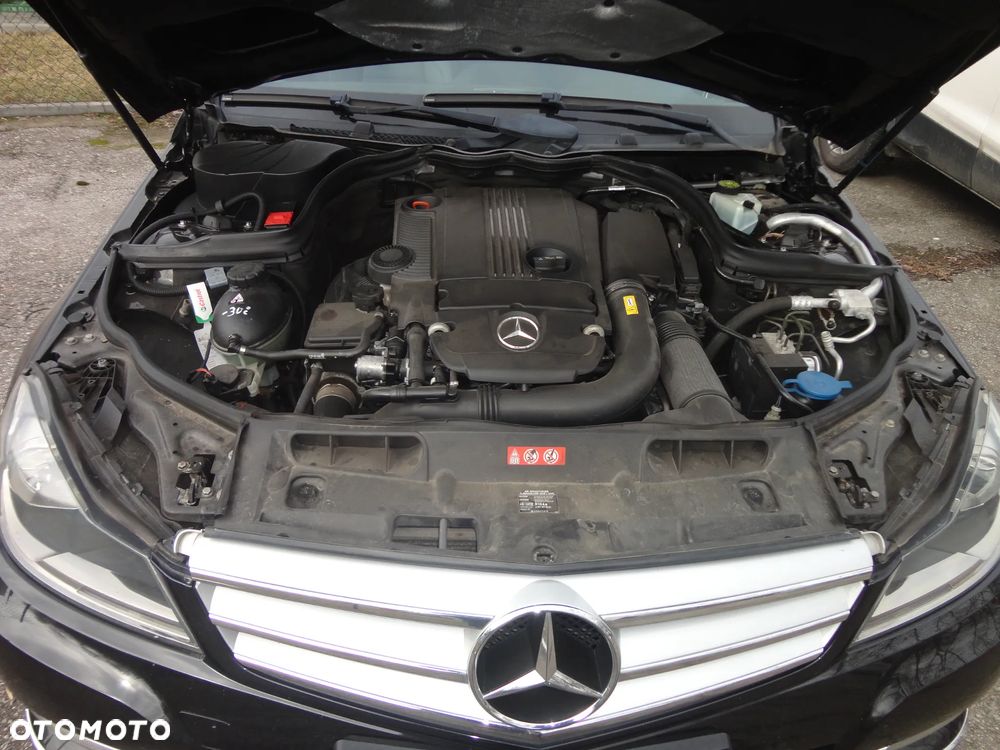 Mercedes-Benz Klasa C 180 BlueEFFICIENCY Avantgarde - 23