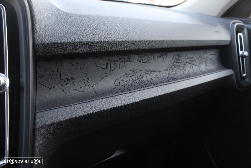 Volvo XC 40 1.5 T3 Momentum Tech Edition - 14