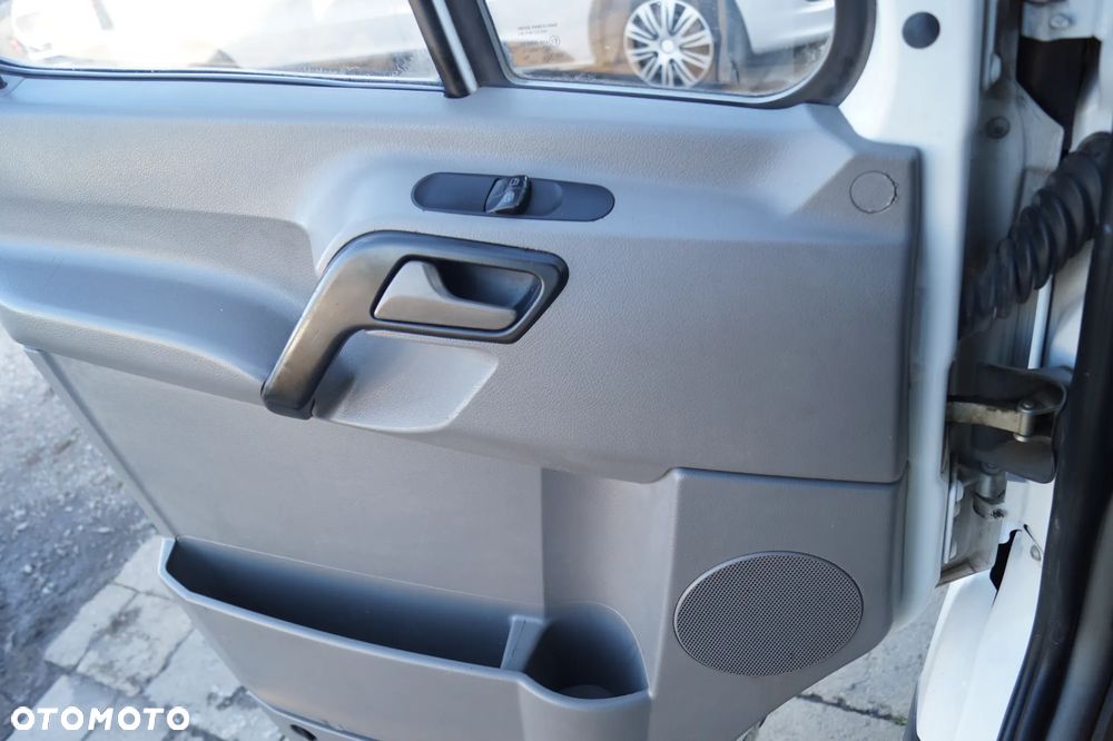 Mercedes-Benz Sprinter - 22