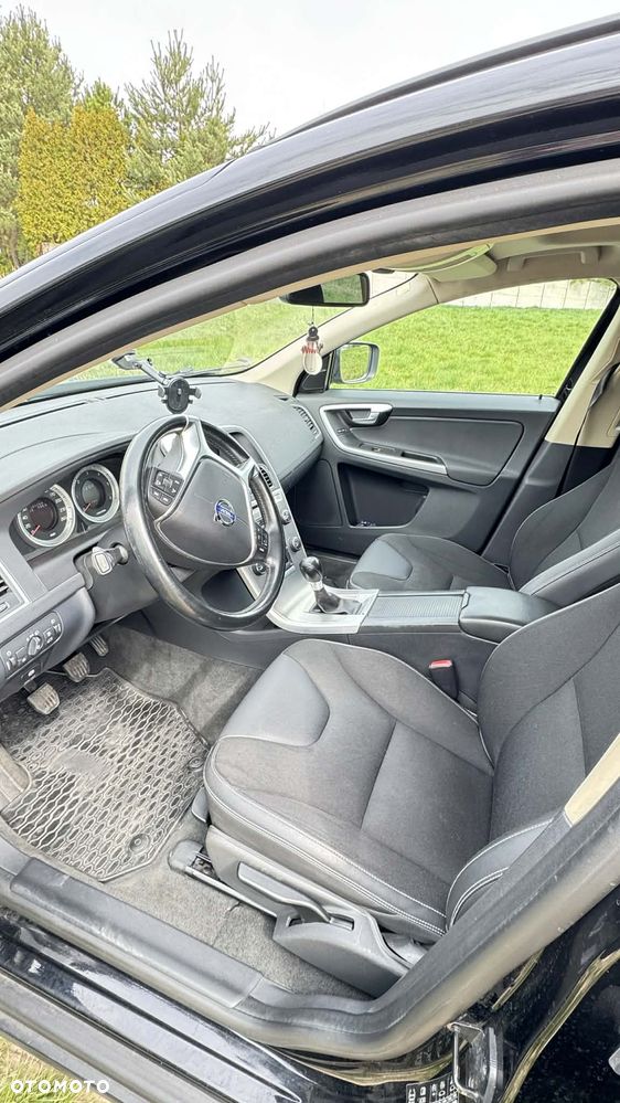 Volvo XC 60 DRIVe R Design - 10