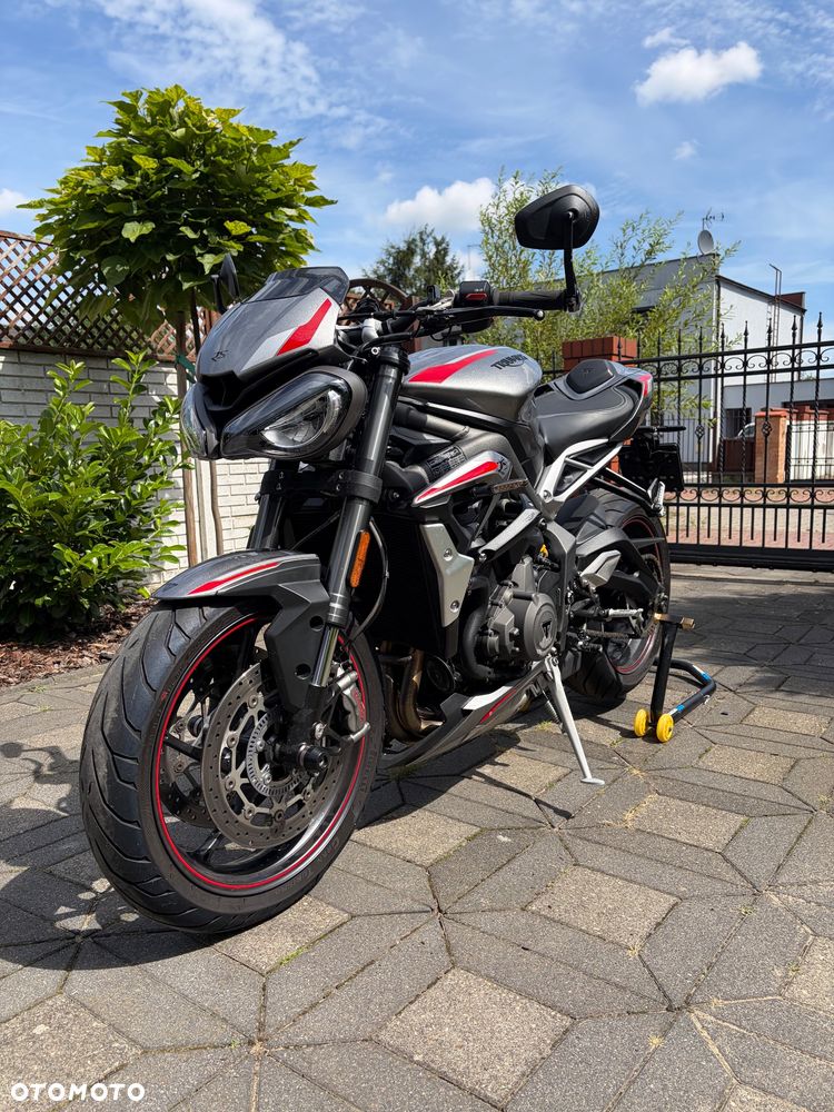 Triumph Street Triple - 7