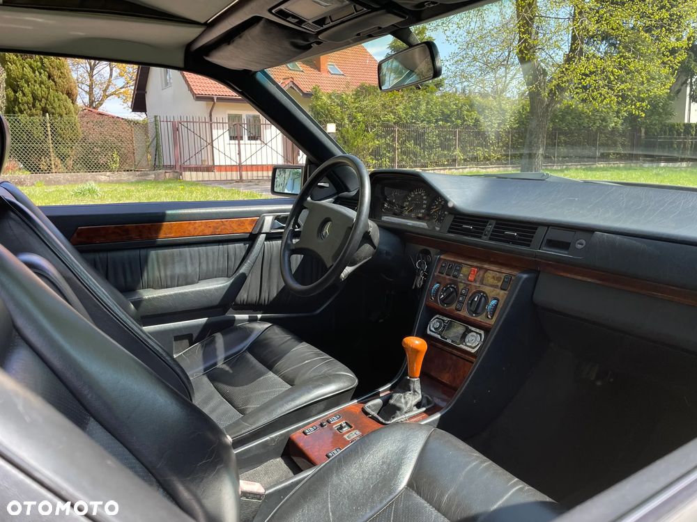 Mercedes-Benz W124 (1984-1993) - 12