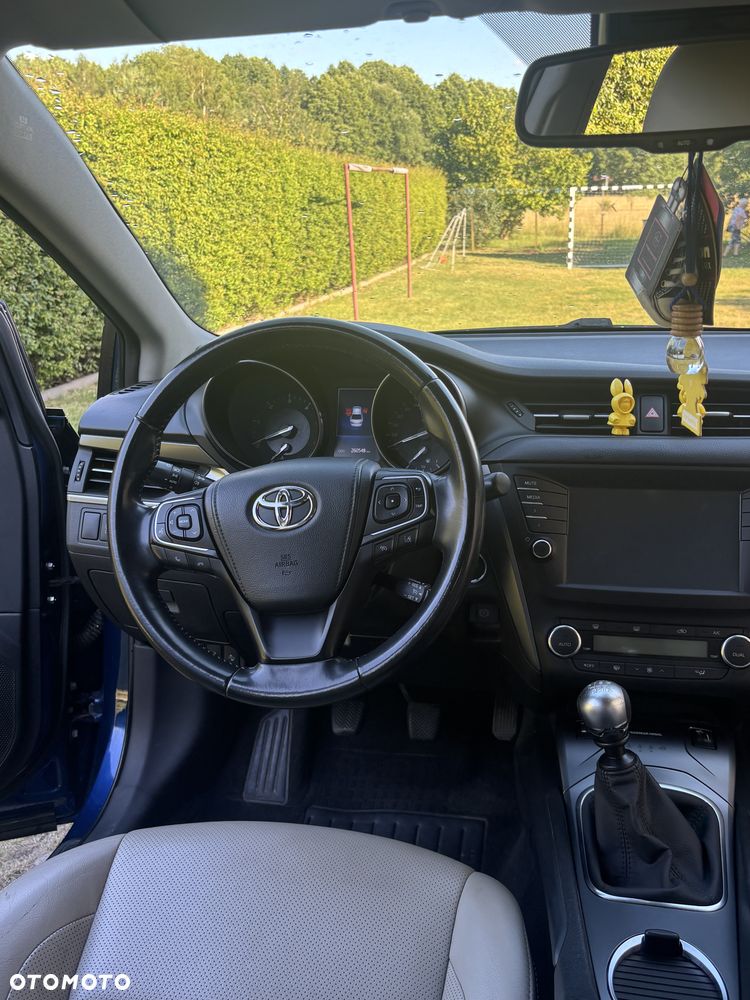 Toyota Avensis - 13