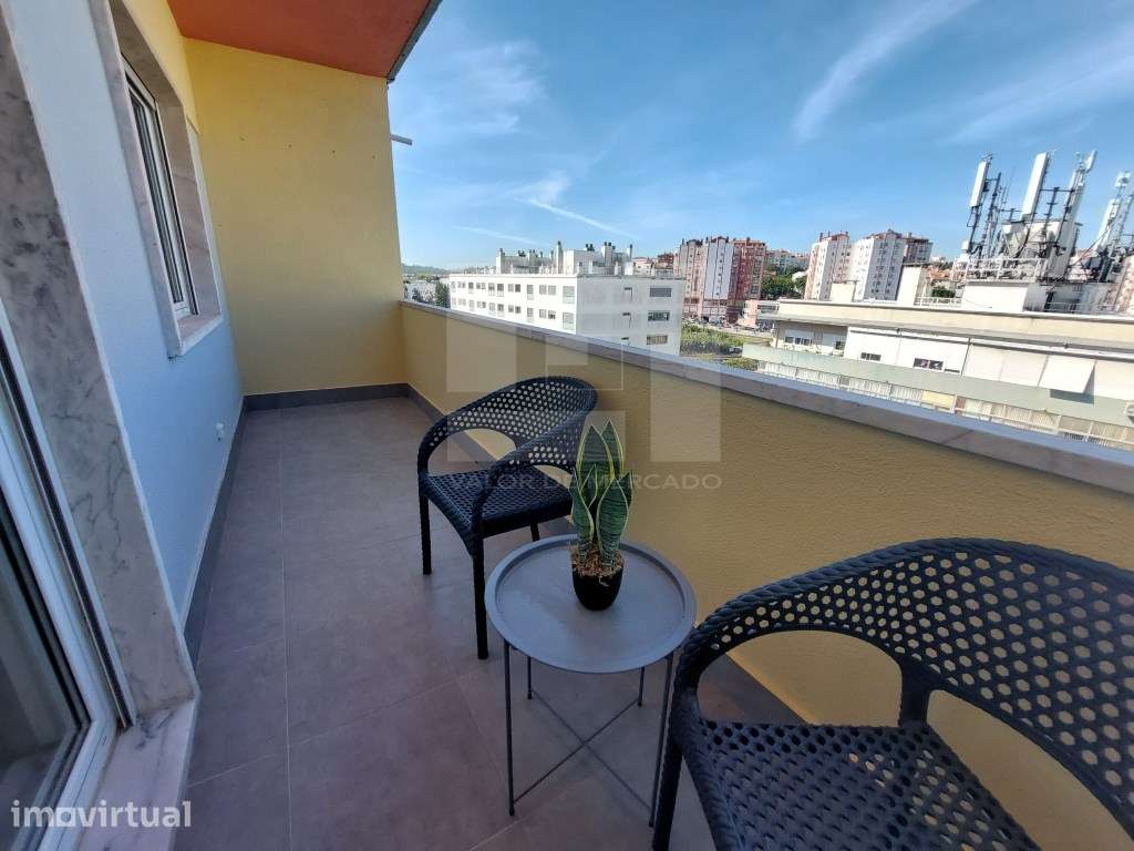 Apartamento T3 totalmente remodelado, 8º andar, Rua Engenheiro Nobr... - Grande imagem: 5/29