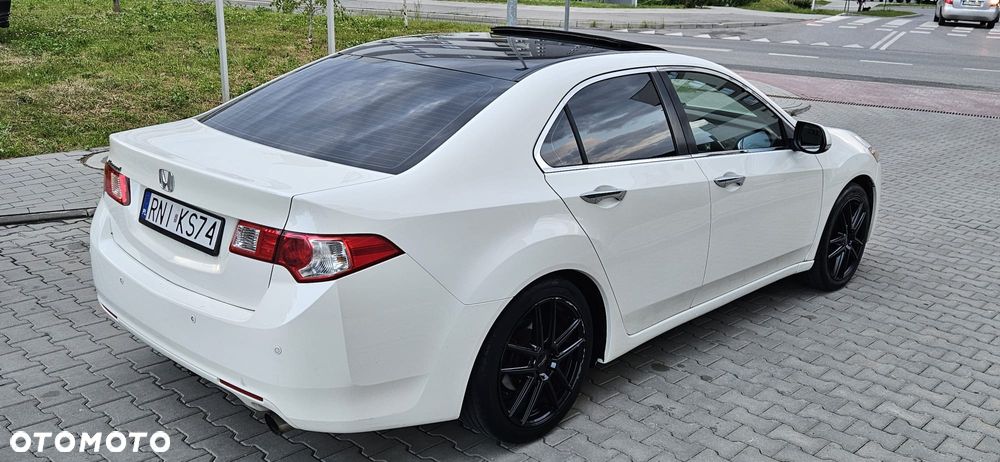 Honda Accord 2.0 Executive Nav - 4