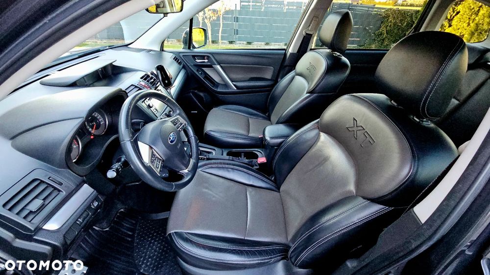 Subaru Forester 2.0XT Platinum Lineartronic - 12