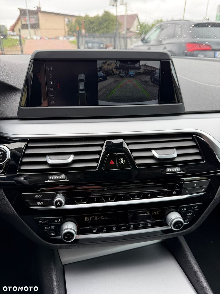BMW Seria 5 520d Luxury Line - 12