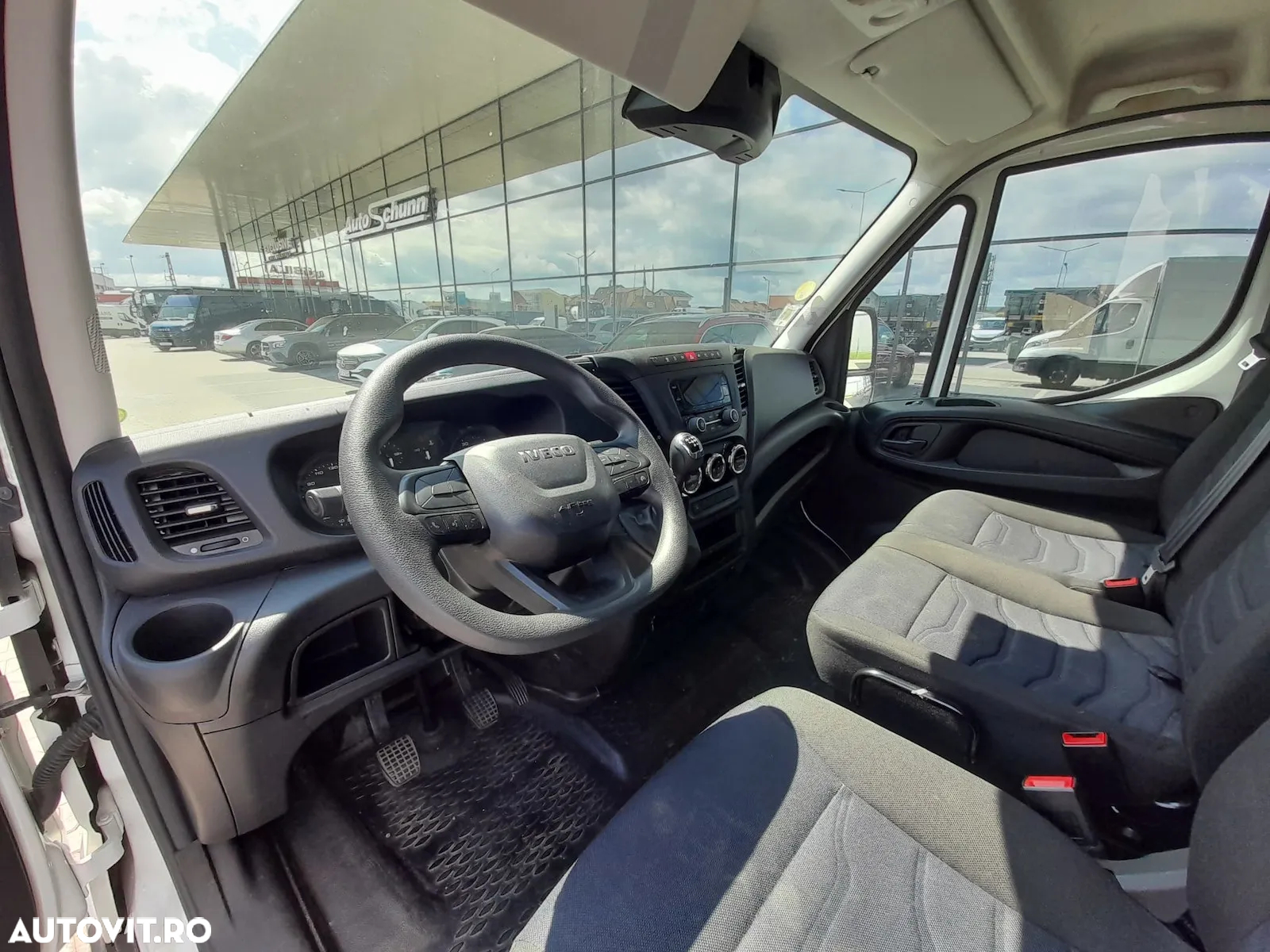 Iveco Daily 35C16H3.0 BOX+LIFT - 12