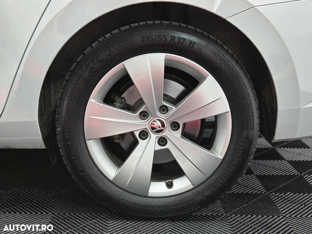 Skoda Superb 2.0 TDI DSG Style - 39