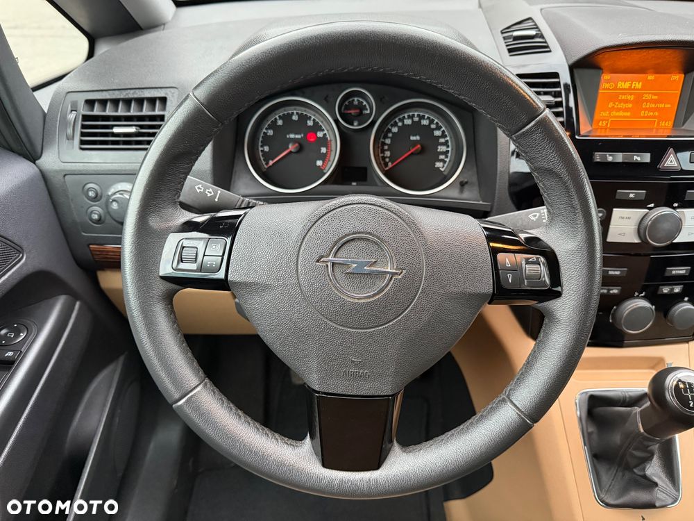 Opel Zafira 1.8 Family Plus - 23