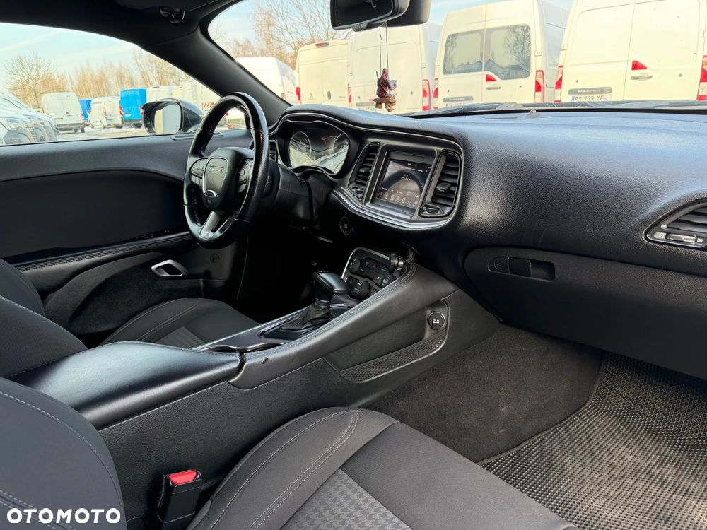 Dodge Challenger 3.6 SXT Plus - 17