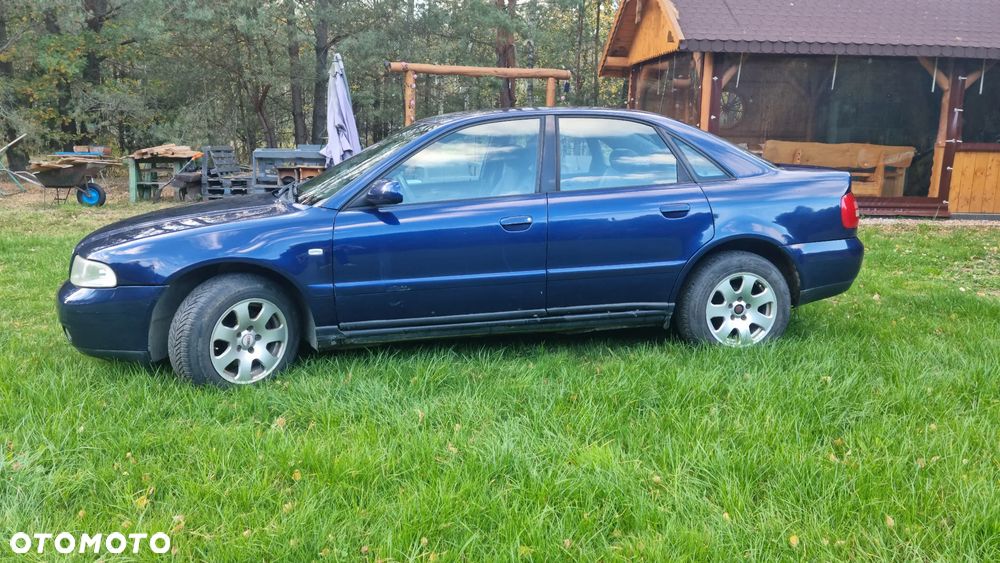 Audi A4 Limousine 1999 photo 4