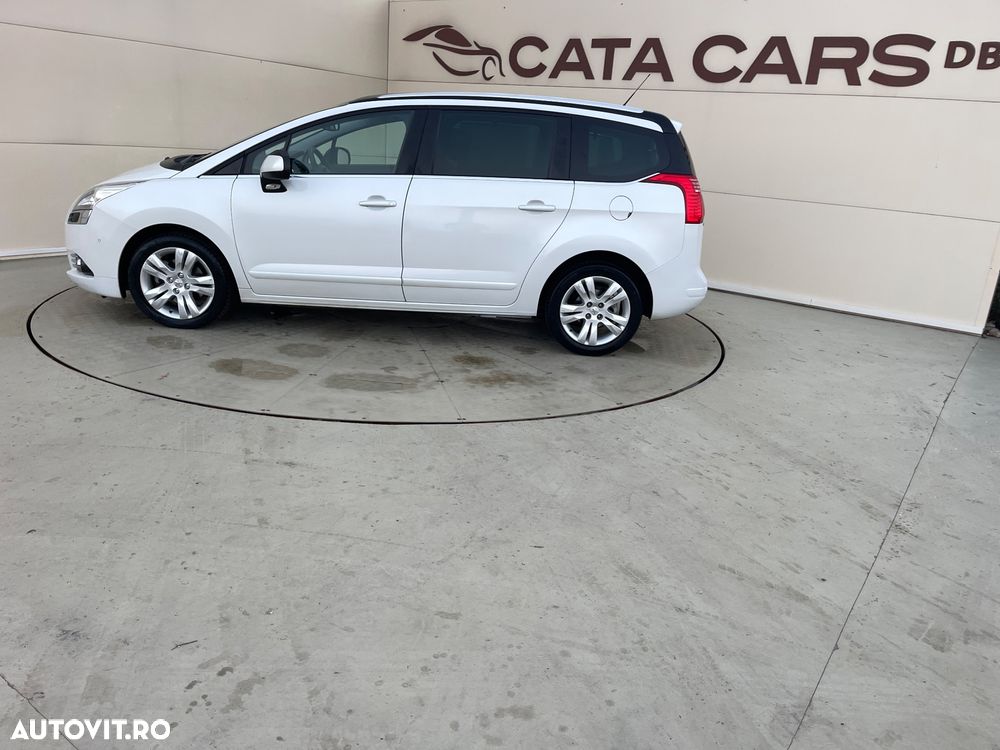 Peugeot 5008 - 8