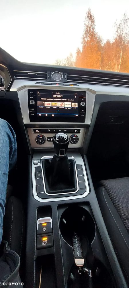 Volkswagen Passat Variant 2.0 TDI BMT Trendline - 16