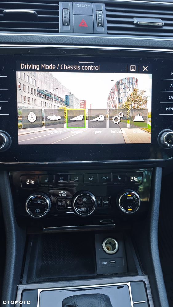 Skoda Superb 2.0 TDI SCR 4x4 Scout DSG - 9