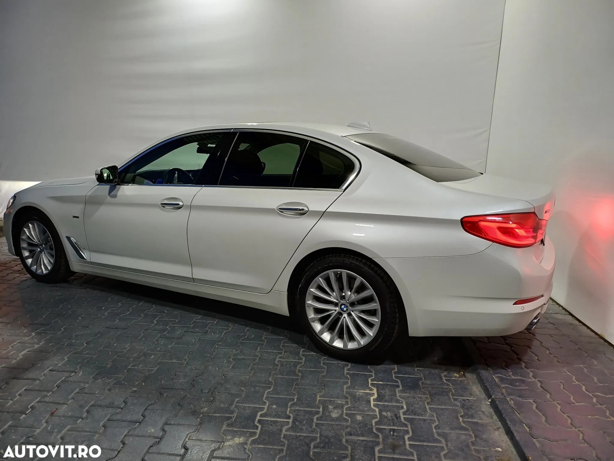 BMW Seria 5 520d xDrive AT - 3