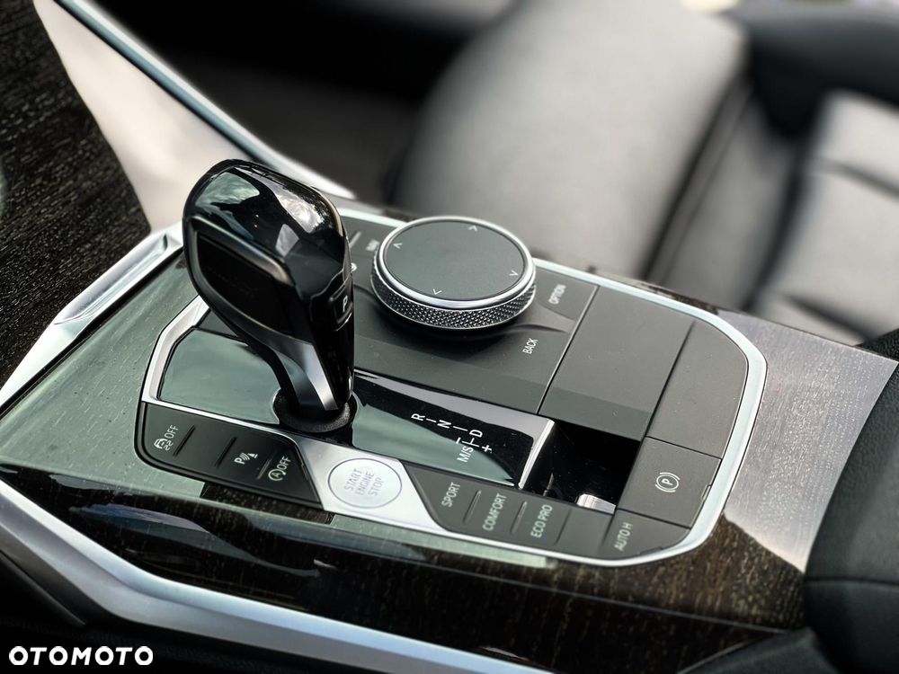 BMW Seria 3 330i Sport Line sport - 28