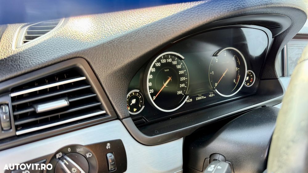 BMW Seria 5 530d xDrive Sport-Aut. Modern Line - 13