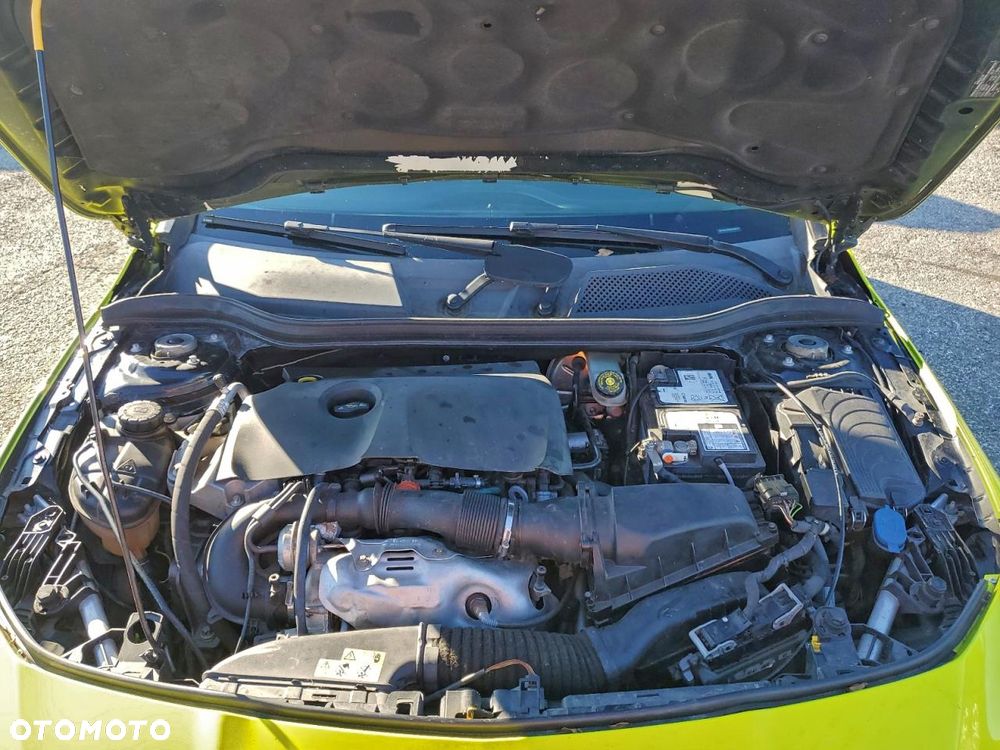 Mercedes-Benz CLA 250 4Matic 7G-DCT Orange Art Edition - 10