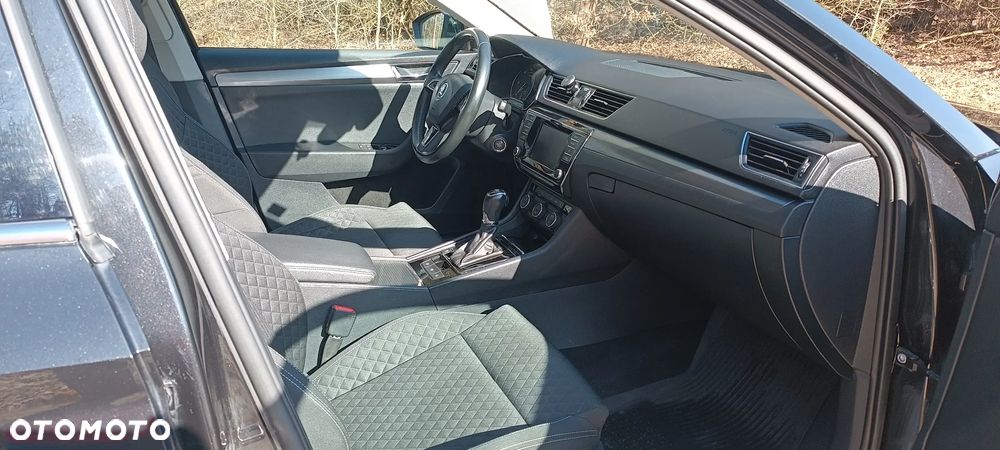 Skoda Superb 2.0 TDI Style DSG - 4