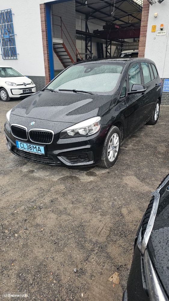 BMW 218 - 6