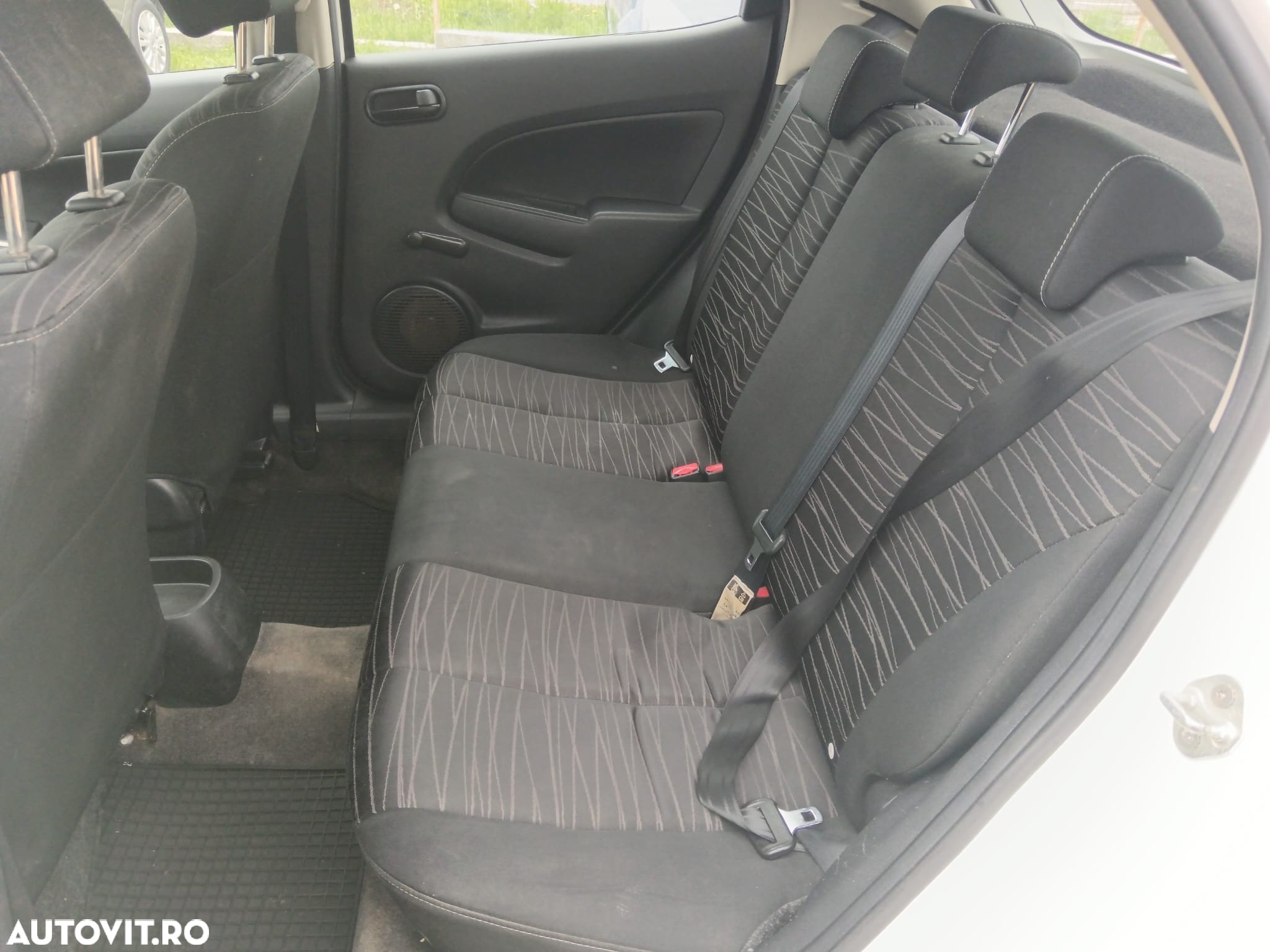 Mazda 2 1.3i TE - 8
