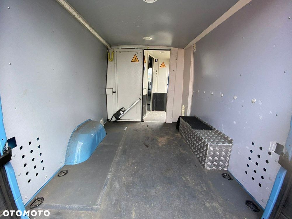 Mercedes-Benz Sprinter - 10