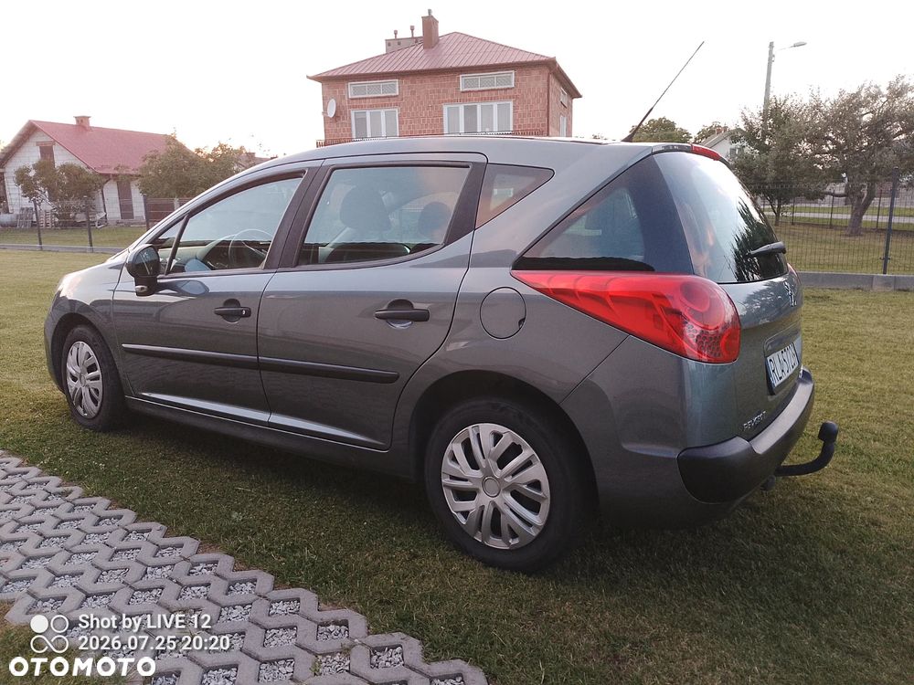 Peugeot 207 - 8