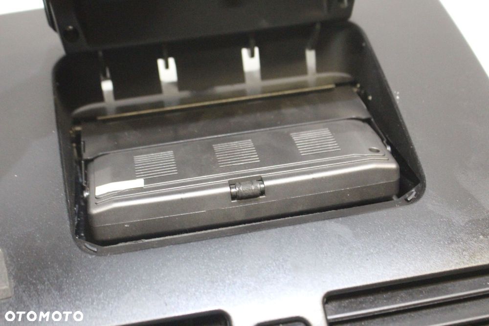 KONSOLA ŚRODKOWA Z WYŚWIETLACZEM MAZDA 3 CD - 10