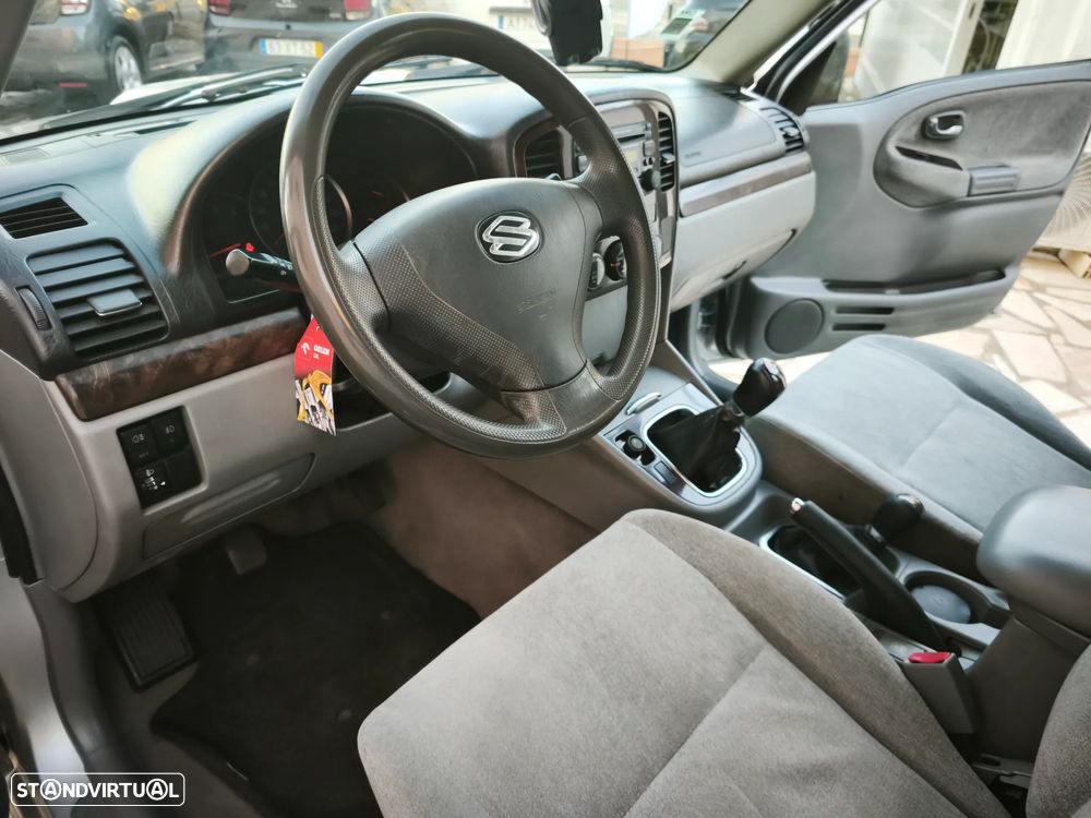 Suzuki Grand Vitara XL-7 2.0 HDi - 13