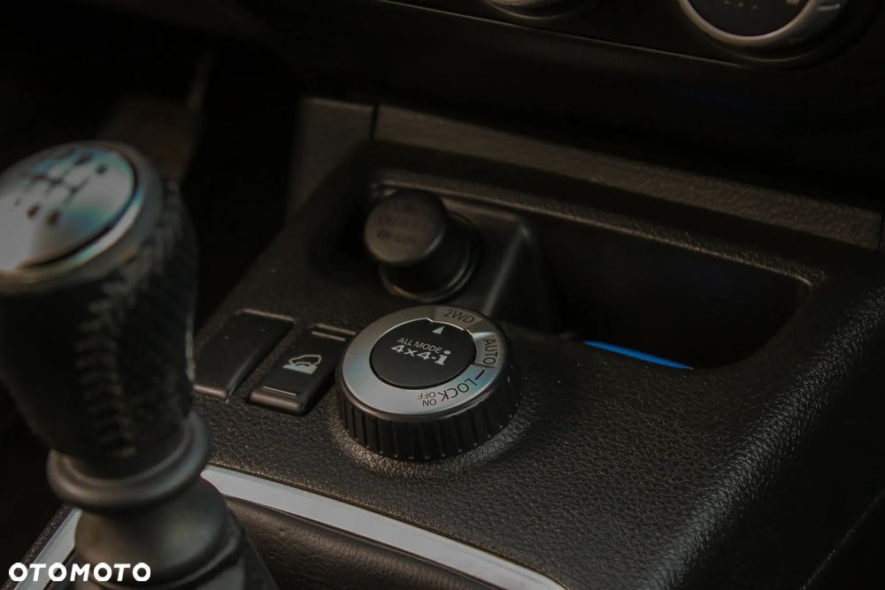 Nissan X-Trail 2.0 dCi 4x4 DPF Platinum - 31