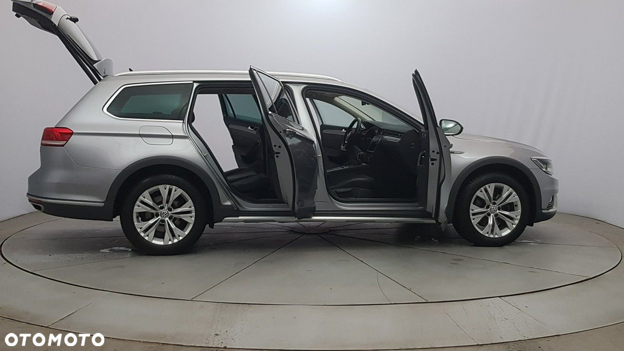 Volkswagen Passat Alltrack - 12