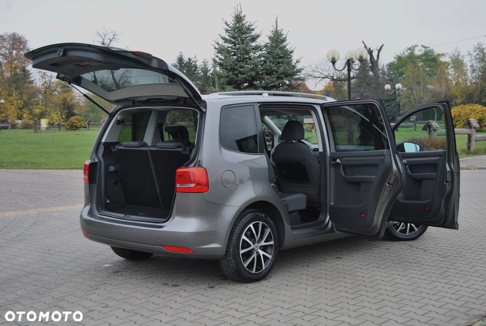 Volkswagen Touran - 20