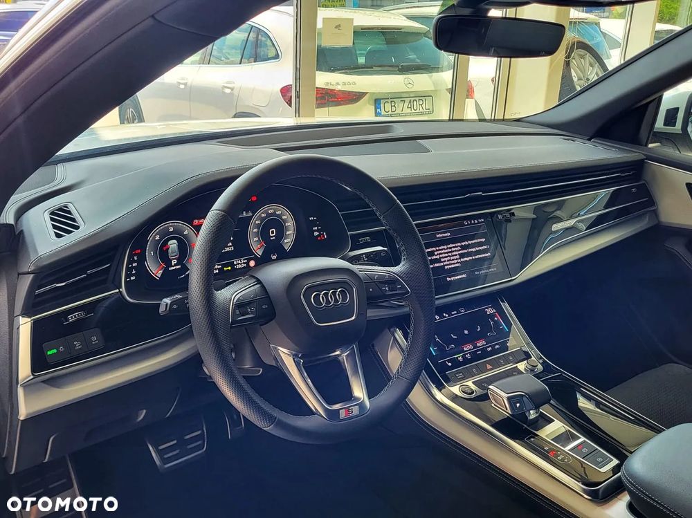 Audi Q8 - 10