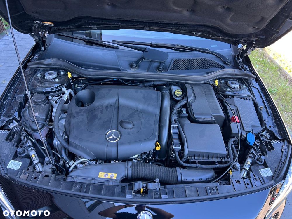 Mercedes-Benz GLA 200 d 4Matic 7G-DCT Urban - 35