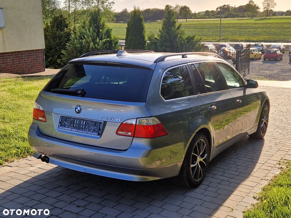 BMW Seria 5 525xi - 12