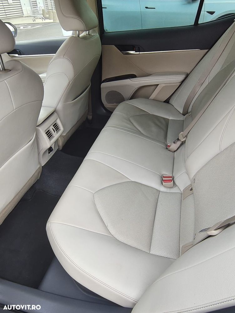Toyota Camry 2.5 Dynamic - 8