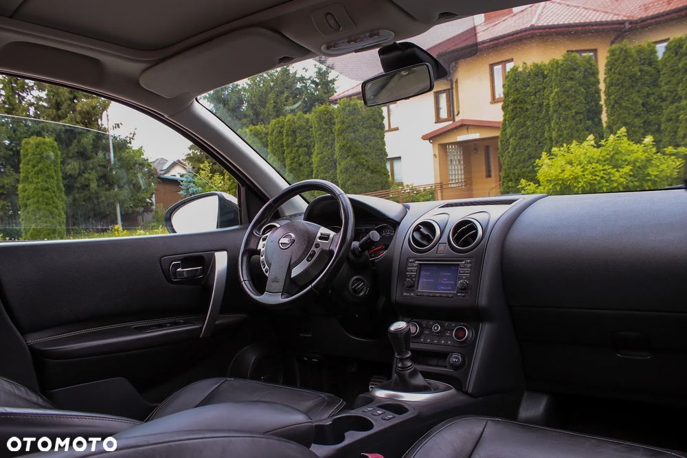 Nissan Qashqai 2.0 dCi DPF tekna - 36