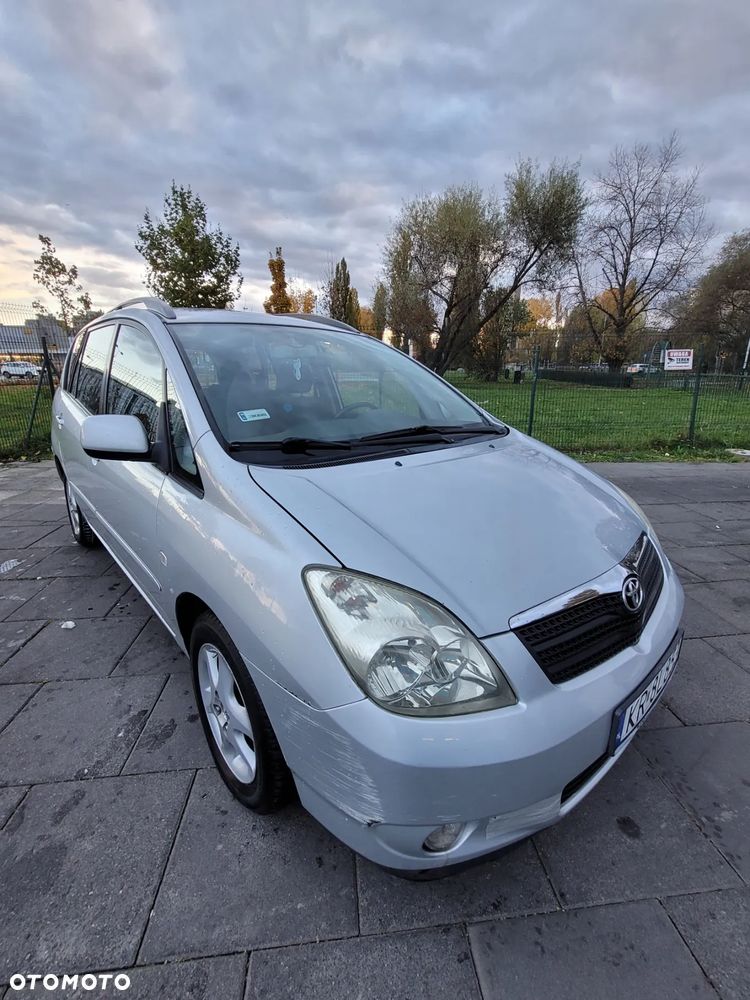 Toyota Corolla Verso 2.0 D-4D - 1