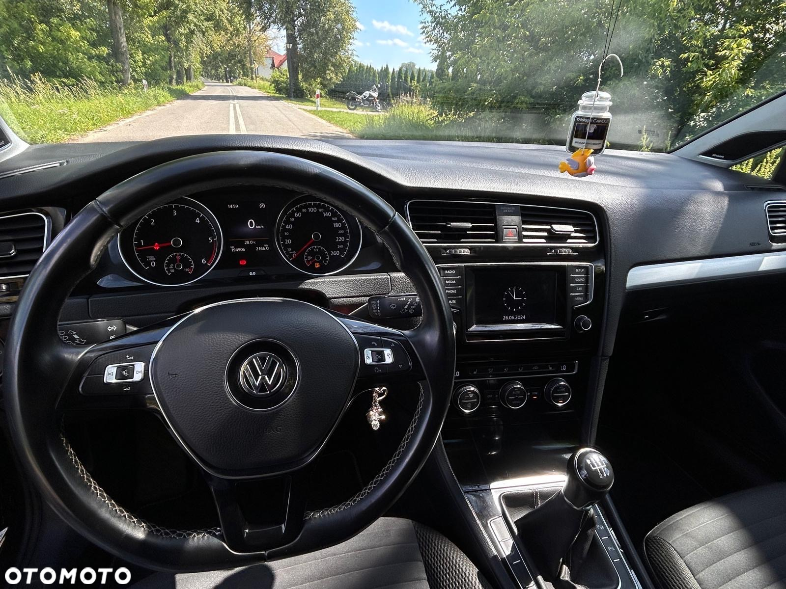 Volkswagen Golf 1.6 TDI BlueMotion Technology Cup - 11